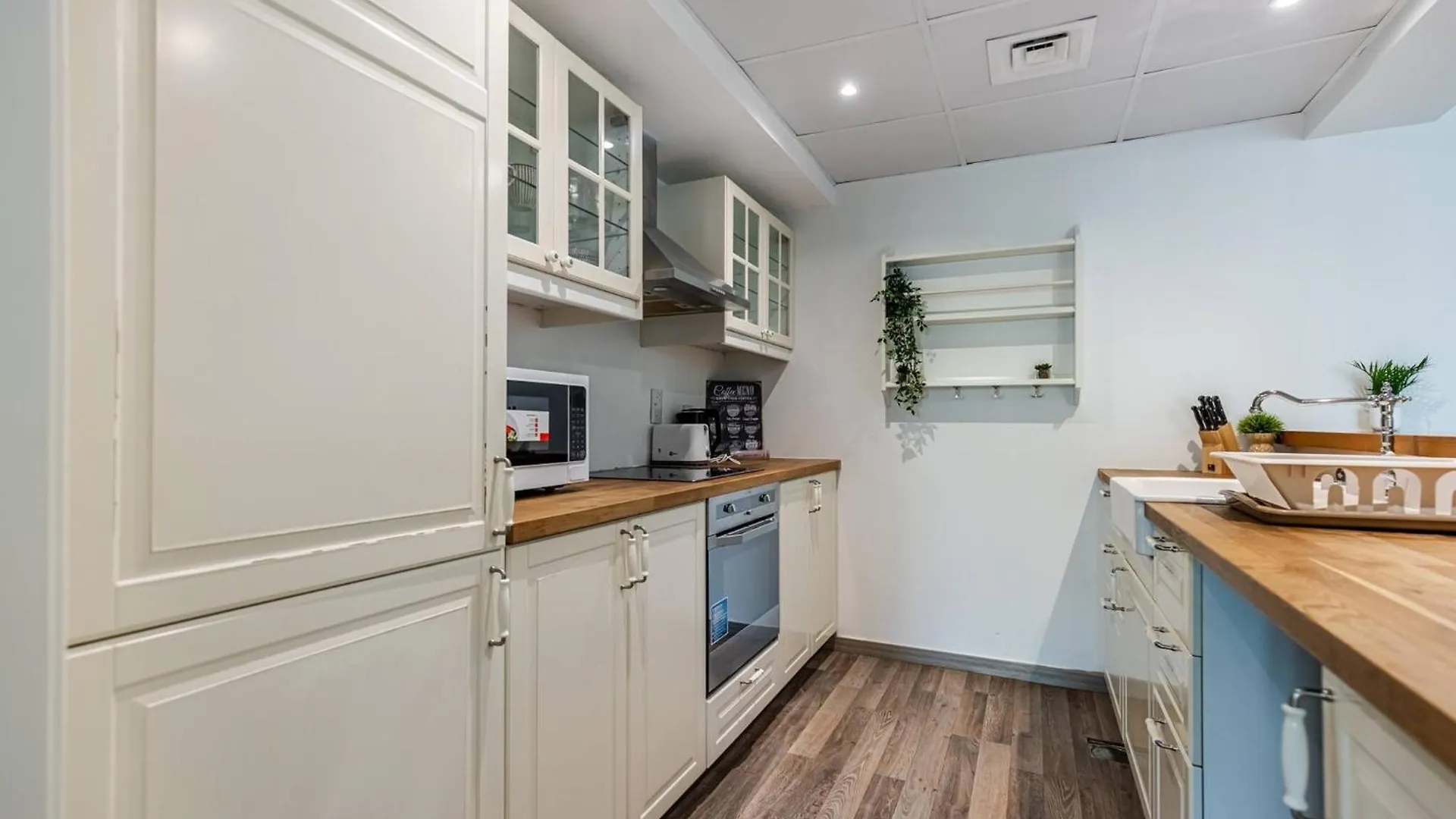 Serene & Spacious 1Br The Greens Dubai Lejlighed